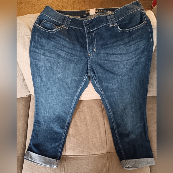 4 For $15💛Denim Capri Jeans w Cuffs - Picture 4 of 4